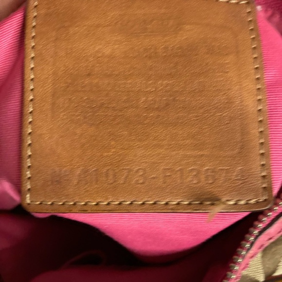 COACH SIGNATURE PINK STRIPE LOGO EMBOSSED TOTE SHOULDERBAG F13674 HOBO - Picture 3 of 4